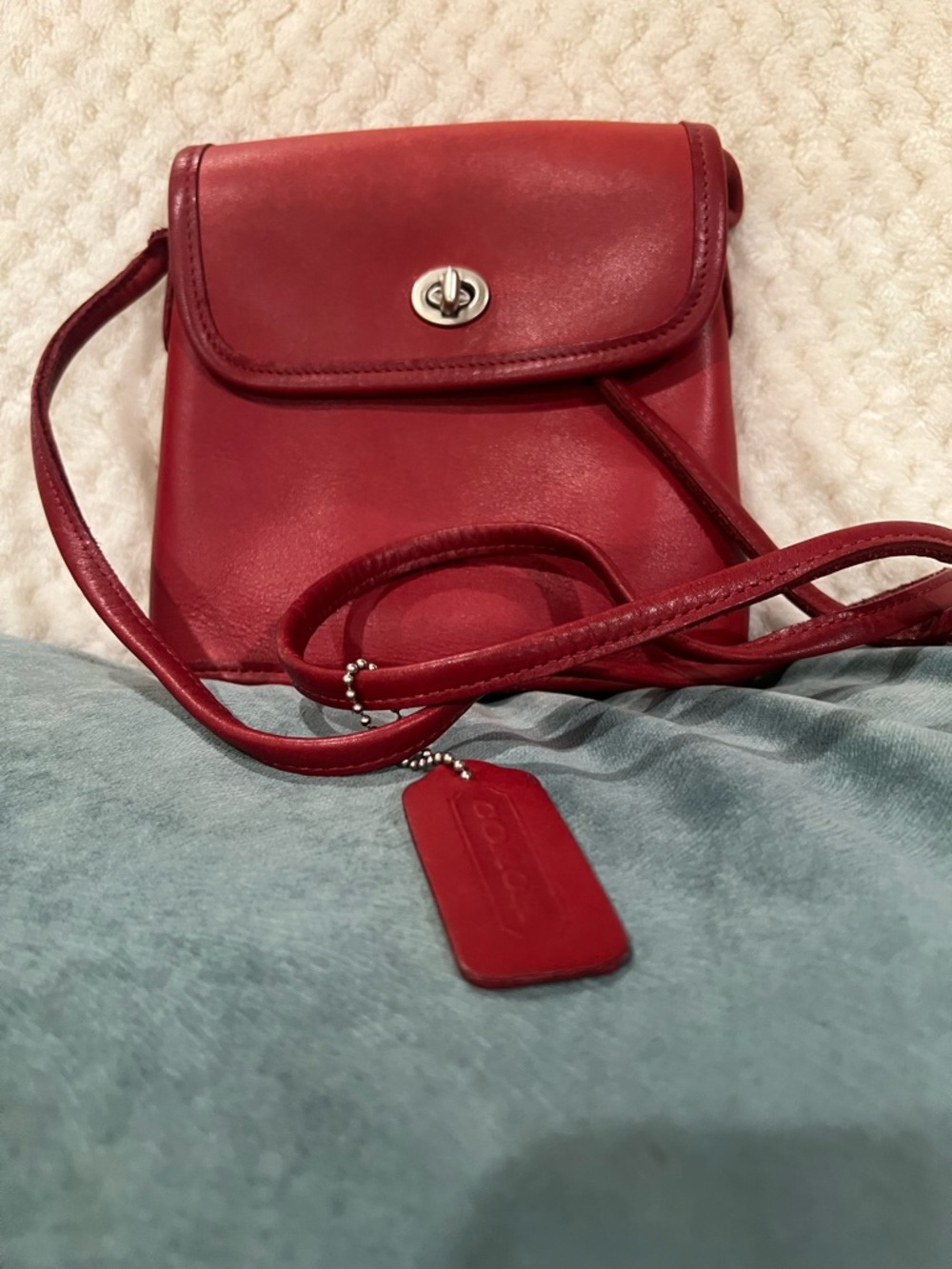 Coach Red Leather Turnlock Crossbody Made in Costa Rica 9049